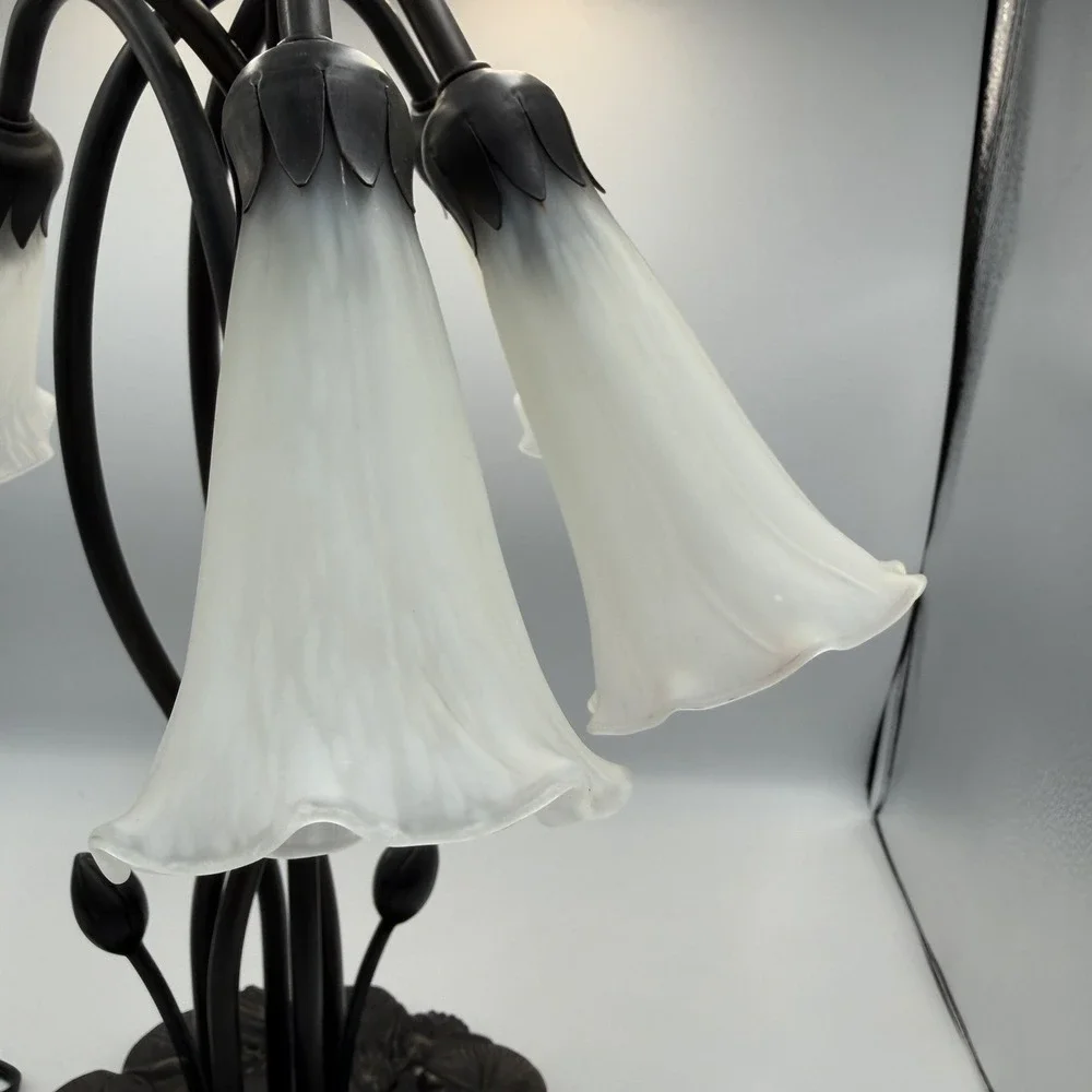 Tiffany Style White Floral Desk Lamp 17